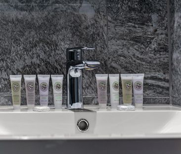 2 bedroom serviced apartment to rent - Photo 1