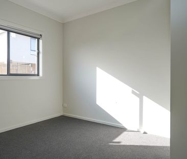 Luxury Living in Deanside | 5 Maradona Boulevard - Photo 3