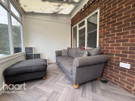 3 bedroom end of terrace house to rent - Photo 4