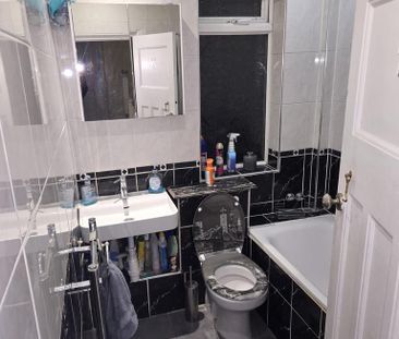 1 bedroom in a house share to rent - Photo 4