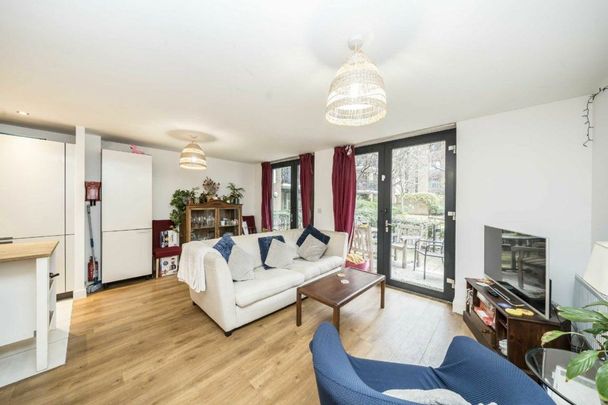 Albatross Way, Canada Water, SE16 - Photo 1