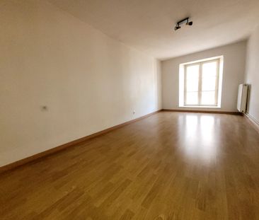 Location Appartement 4 pièces 108m² - Photo 2