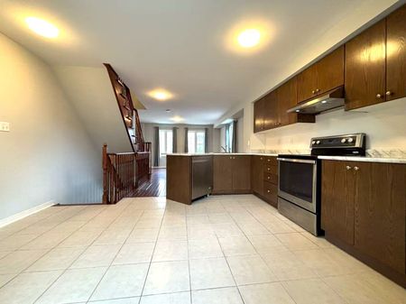 For Lease - 15 Adam Oates Heights, Toronto, Ontario - Photo 2