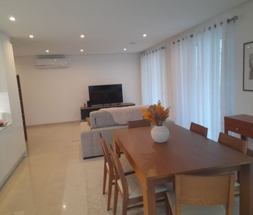 Apartamento T2 com duas varandas, centro, Faro, Algarve - Photo 4