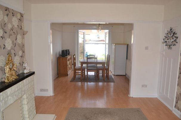 3 bedroom semi-detached house to rent - Photo 1