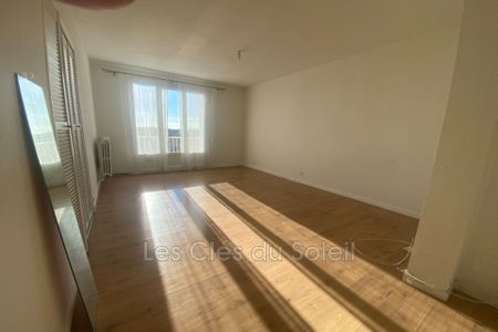 Location appartement 3 pièces 56 m² Hyères - Photo 4