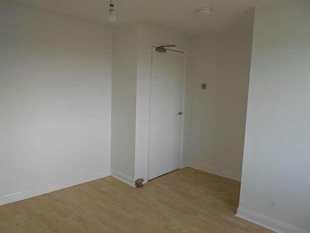 Flat, Bangor Street, Caernarfon, LL55 - Photo 4