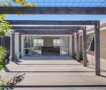 Family Home in the Heart of Riverhead - Photo 2