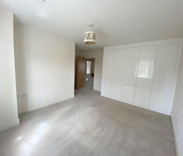 4 bedroom link detached house to rent - Photo 6