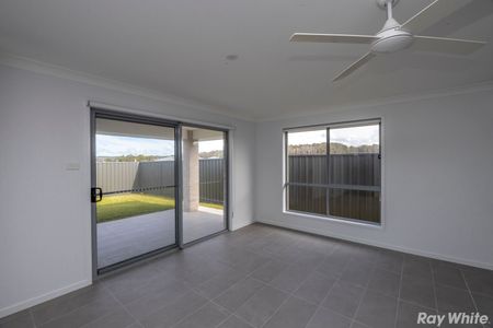 Home For Rent - Photo 4