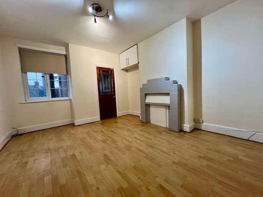 Cannon Lane, Pinner, HA5 - Photo 1