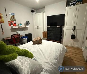 1 bedroom in a house share to rent - Photo 2