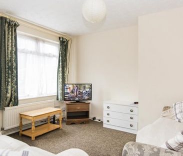 5 bed close UEAl with WI FI TV and license - Photo 1