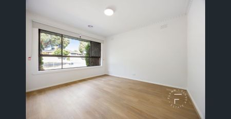 COMFORTABLE, LOW-MAINTENANCE LIVING - Photo 4