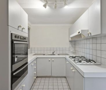 Stylish Townhouse in Thriving Leederville - Photo 5