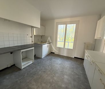 Location Appartement 3 pièces 79m² - Photo 4