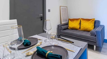 Premium 2 Bed Apartment - Photo 3