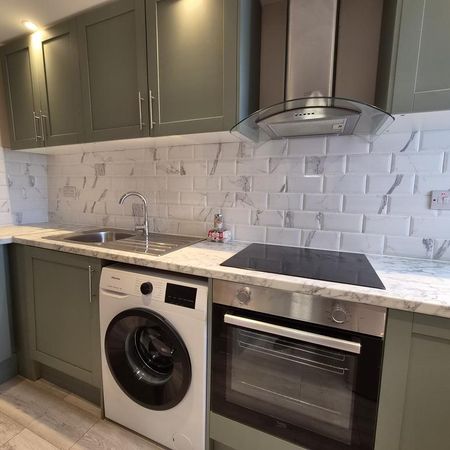 House to rent - Photo 3