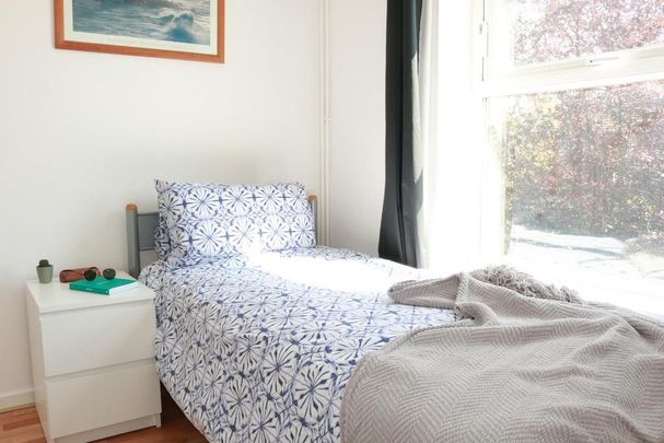 1 bedroom in a house share to rent - Photo 1