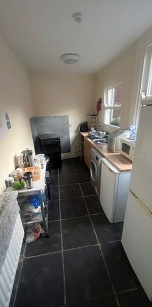 1 bed studio flat to rent in Stamford Street, Ashton Under Lyne, OL6 - Photo 1