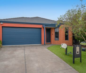 2 Green Orchid Circuit, Pakenham VIC 3810 - House For Rent | Domain - Photo 3
