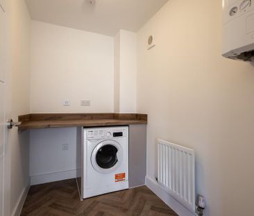 5 bedroom semi-detached house to rent - Photo 3