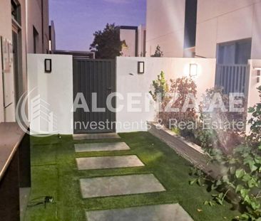 Private Garden | Spacious 4BR | Vacant - Photo 3