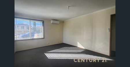 Neat, Bright & Convenient Living in Dandenong North - Photo 2