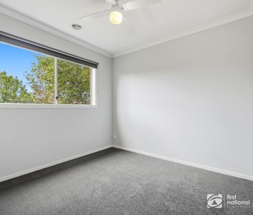 Spacious Family Home in Prime Location! - Photo 6