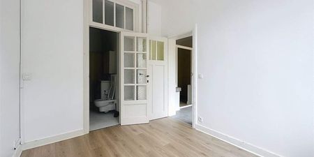 Appartement te huur in Etterbeek voor € 1.100 met 1 slaapkamer - Photo 2