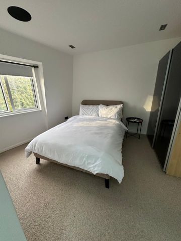 3 Bed Flat, Battersea Church Road, SW11 - Photo 3