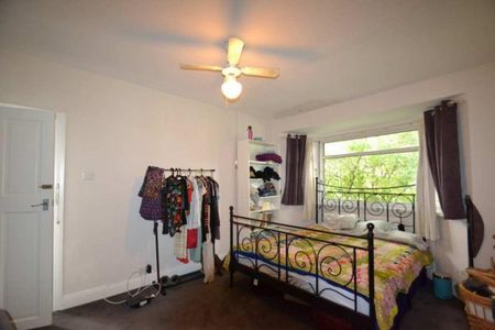 Gunnersbury Avenue, Acton, W3, London - Photo 5