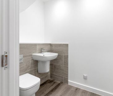 3 bedroom detached house to rent - Photo 4
