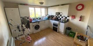 Worcester Park, KT4 (House Share) - Photo 2