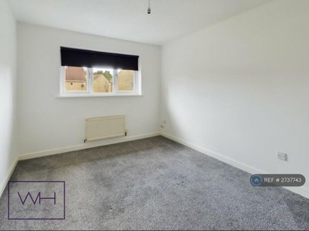 3 bedroom semi-detached house to rent - Photo 4