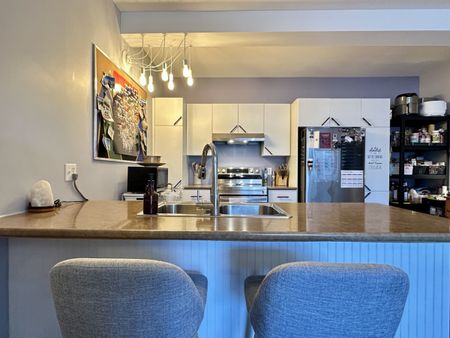 Lasalle : logement (1200pc) sur 2 étages avec 1 chambre à coucher offert en location semi-meublée ! - Photo 2
