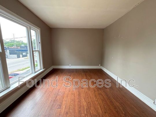 $1,749 / 3 br / 1 ba / 82 1/2 Grey st - Photo 1