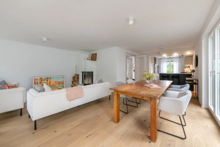 Großzügiges, perfekt gegliedertes Familiendomizil mit sonnigem Garten - Photo 5