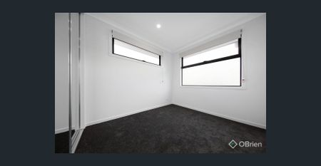 Modern 4-Bedroom Townhouse in Prime Clayton Location - Photo 4