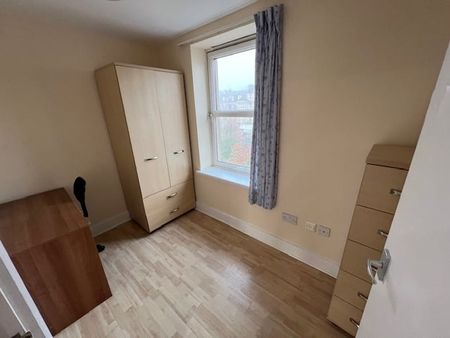 5 Bed Flat, Nicolson Square, EH8 - Photo 4