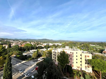 HYÈRES EST annonce de Location - Appartement T2 spacieux et lumineux - Photo 5