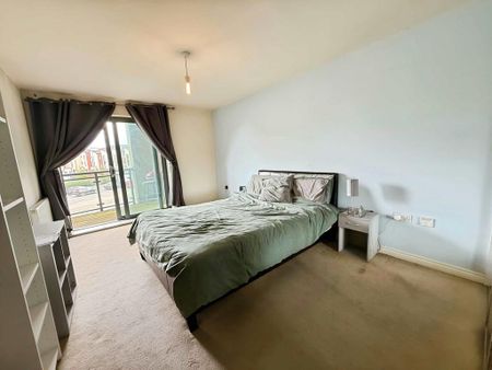 2 bedroom flat to rent - Photo 2