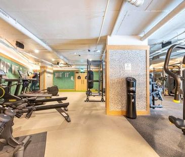 Uncle Colindale, Colindale, NW9 - Photo 1