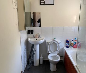 1 Bed Flat, Broad Road, B27 - Photo 5