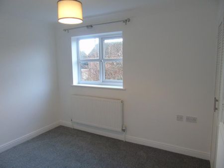 3 bedroom semi-detached house to rent - Photo 2
