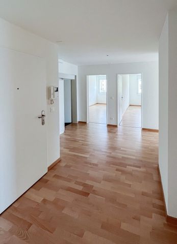 4.5 Zi.-Wohnung 1. OG, 101m² mit 24m² Terrasse und eigener Waschküche - Photo 5