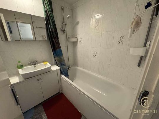 Summerwood Road, Isleworth, TW7 - Photo 1