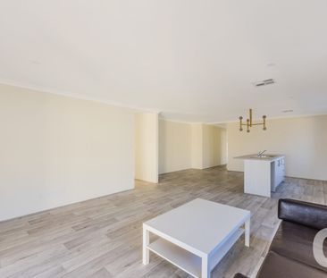 4x2 Family Home - IN GREAT LOCATION! - Photo 5