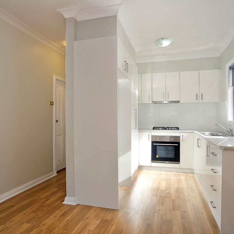 MODERN TOWNHOUSE LIVING - Photo 1