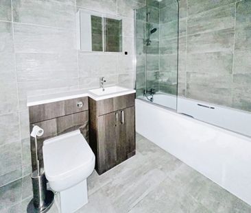 Pullman Square, Grays, RM17 - Photo 5